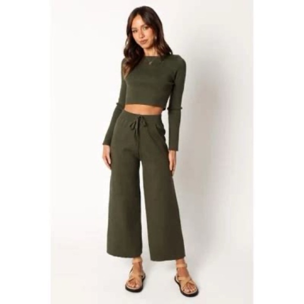Petal and Pup Olive Green Women's Lounge Set (M/L)